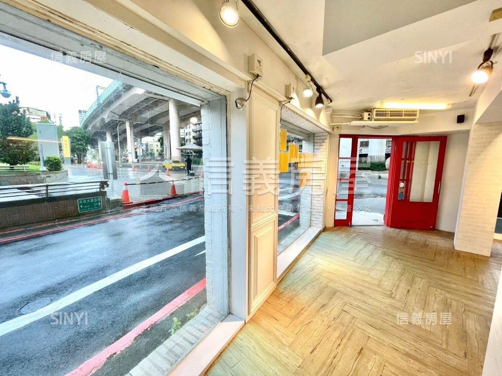 微風旁‧邊間雙邊金店面房屋室內格局與周邊環境