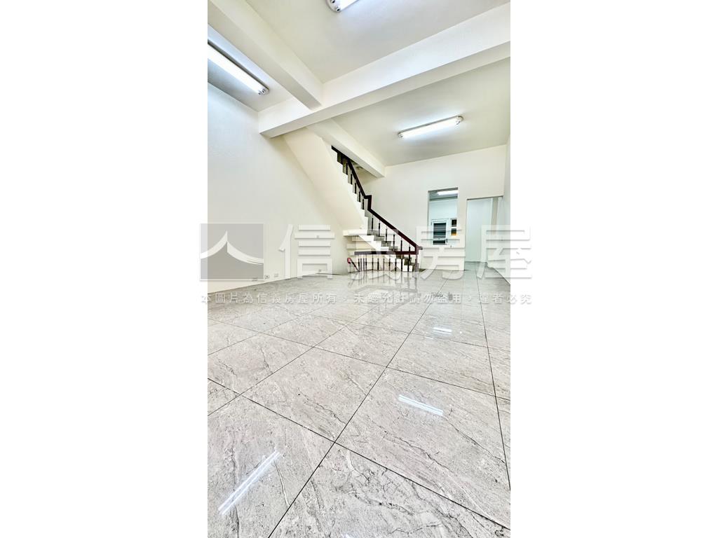 正新生路臨路金透店房屋室內格局與周邊環境