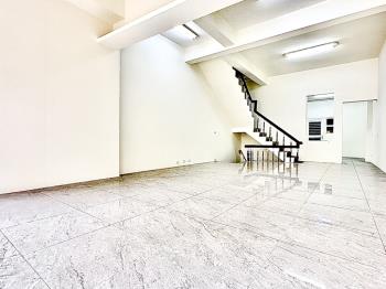 正新生路臨路金透店