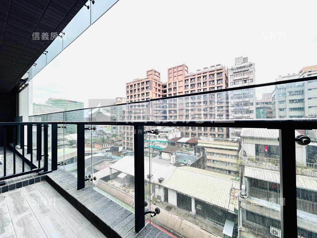 和歌誠美８樓邊間大戶房屋室內格局與周邊環境