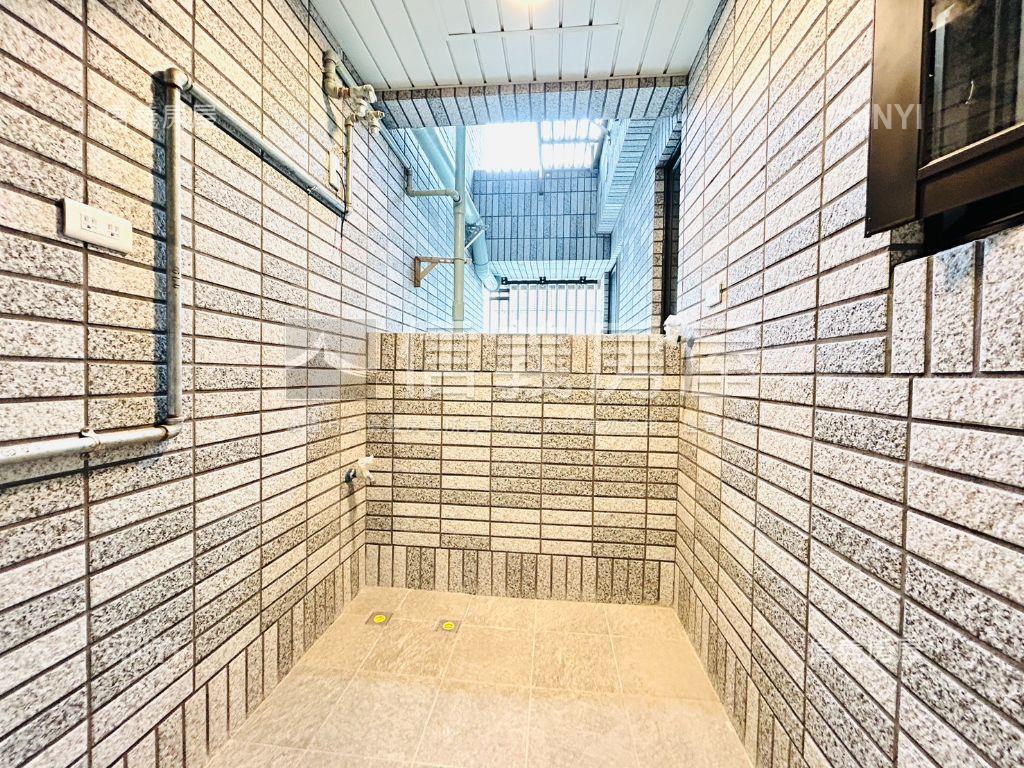 和歌誠美８樓邊間大戶房屋室內格局與周邊環境