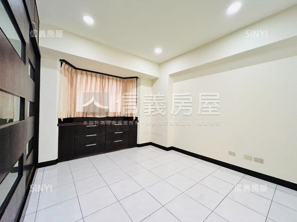四季光景雙車位三房美宅房屋室內格局與周邊環境