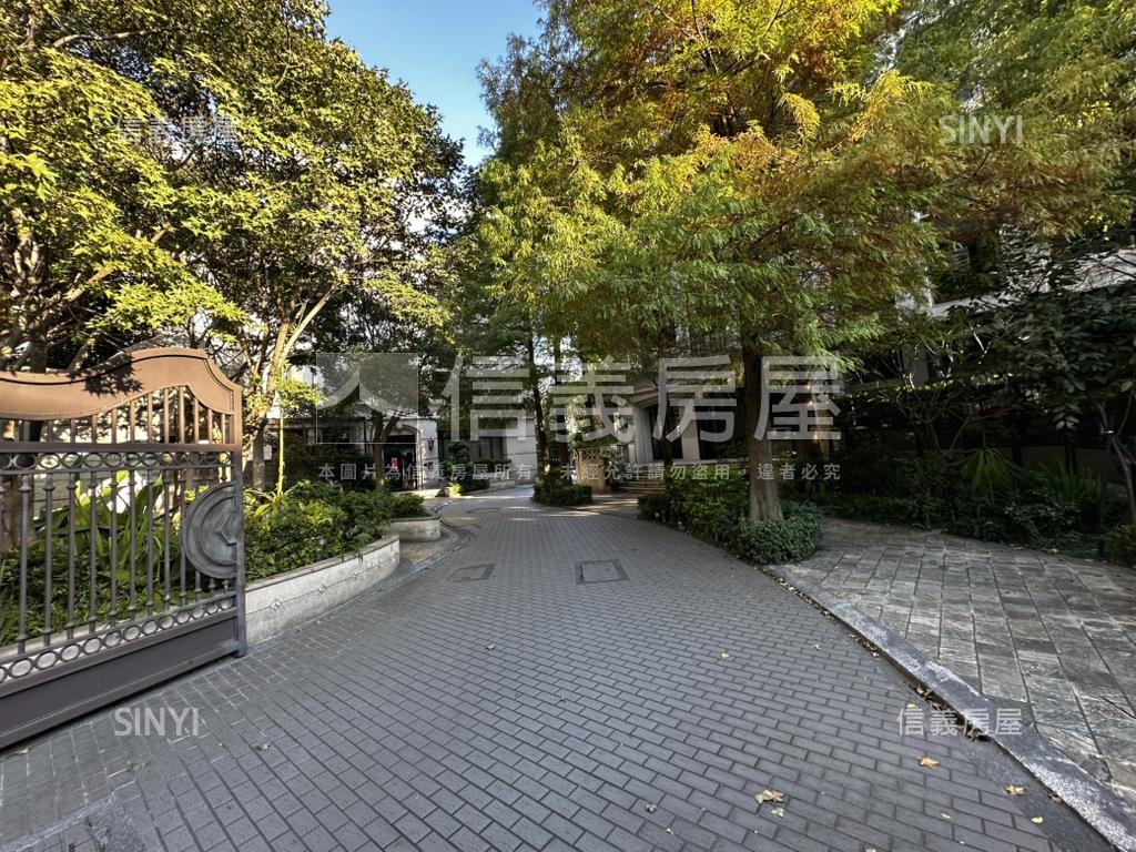 稀有釋出金璽樂曲三房雙車房屋室內格局與周邊環境