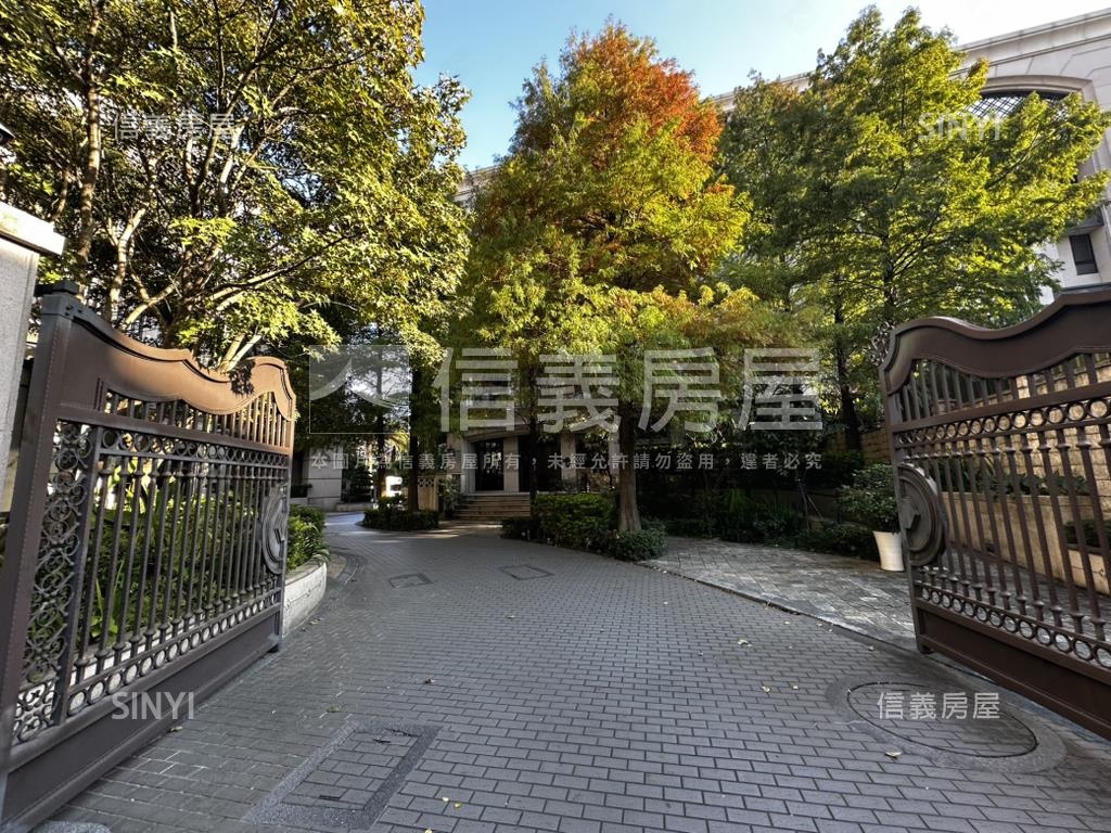 稀有釋出金璽樂曲三房雙車房屋室內格局與周邊環境