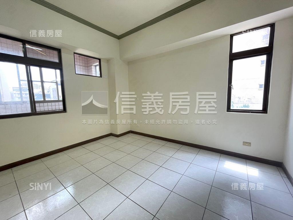 太子向陽樓三房車位房屋室內格局與周邊環境