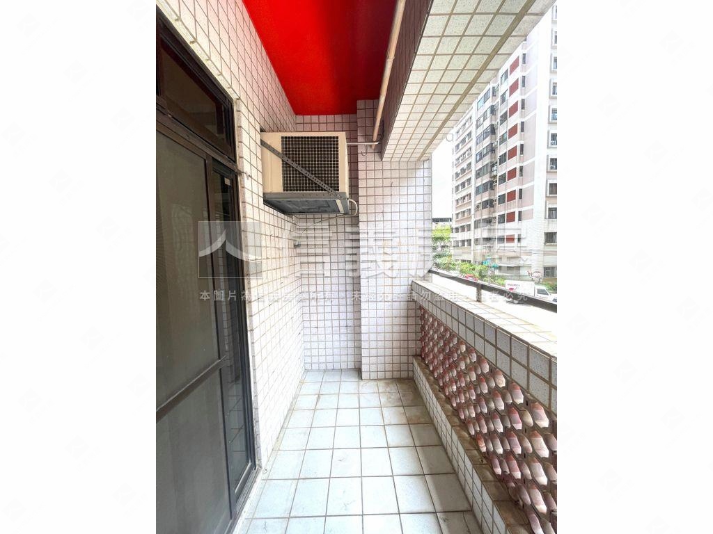 太子向陽樓三房車位房屋室內格局與周邊環境