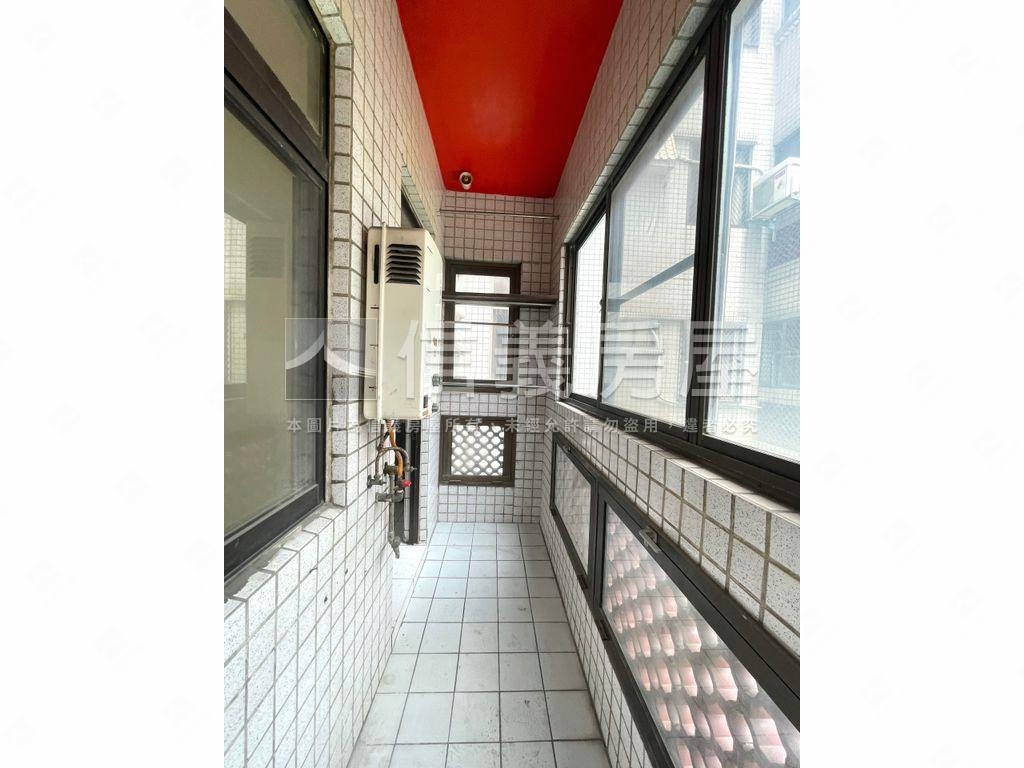 太子向陽樓三房車位房屋室內格局與周邊環境