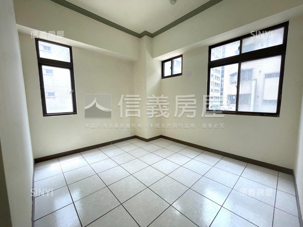 太子向陽樓三房車位房屋室內格局與周邊環境