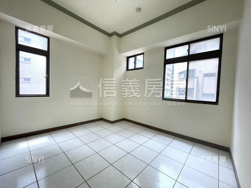 太子向陽樓三房車位房屋室內格局與周邊環境