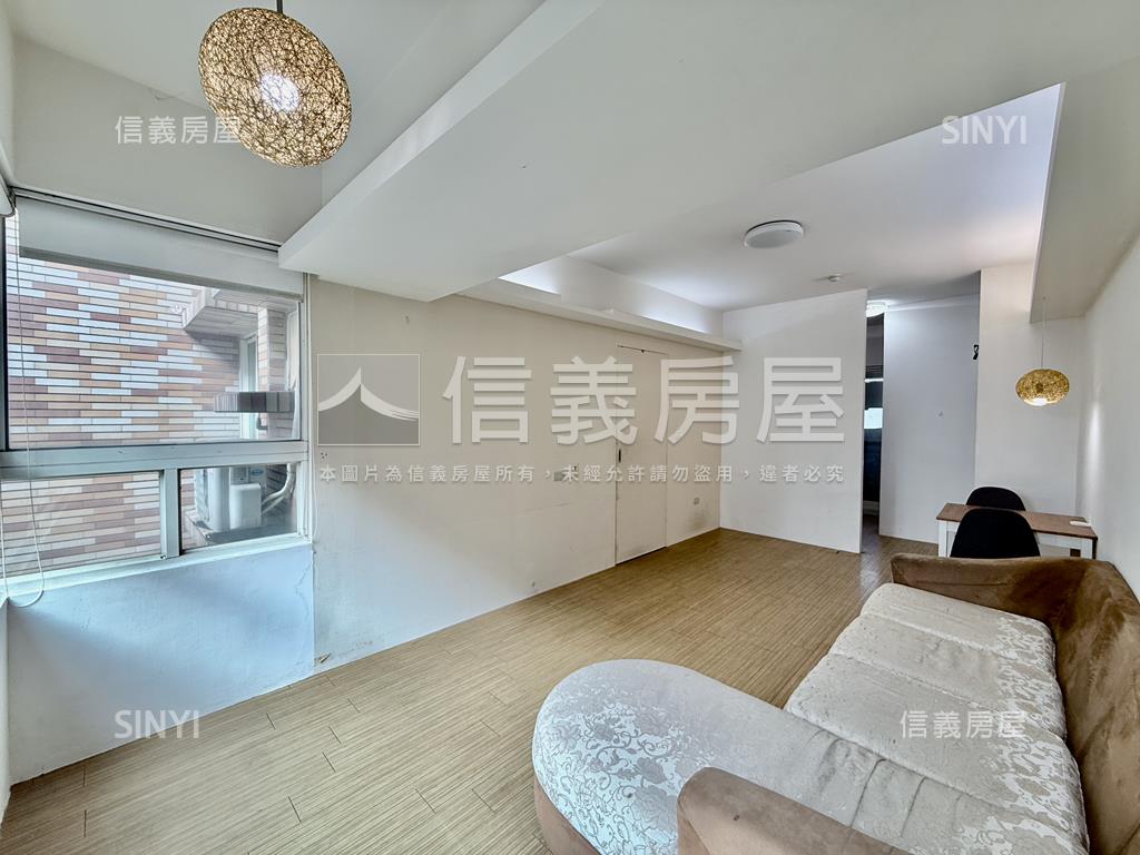 陽光巴里島樹海２房平車房屋室內格局與周邊環境