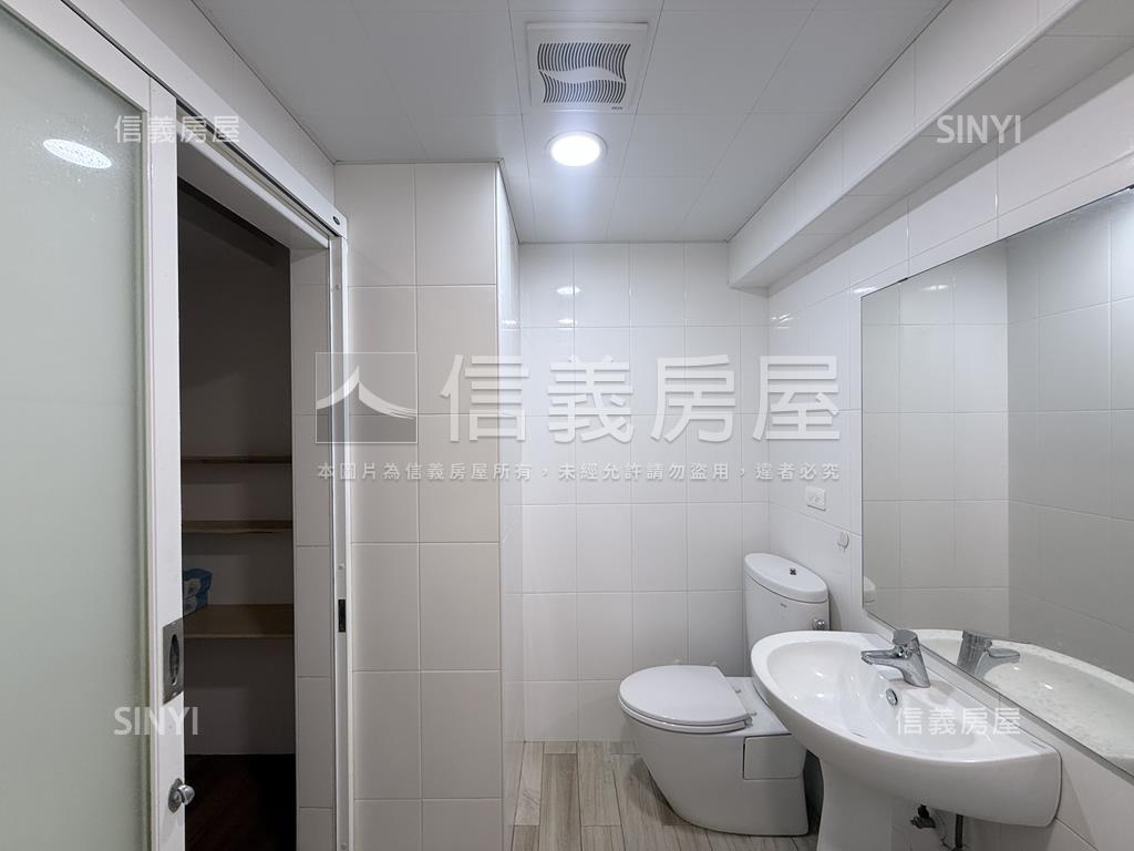 陽光巴里島樹海２房平車房屋室內格局與周邊環境