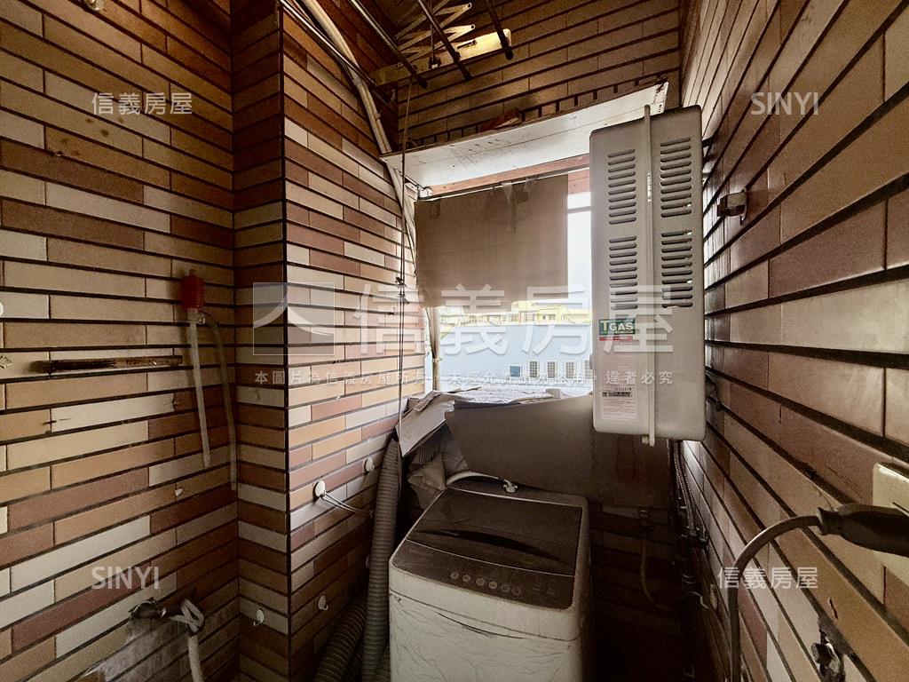 陽光巴里島樹海２房平車房屋室內格局與周邊環境