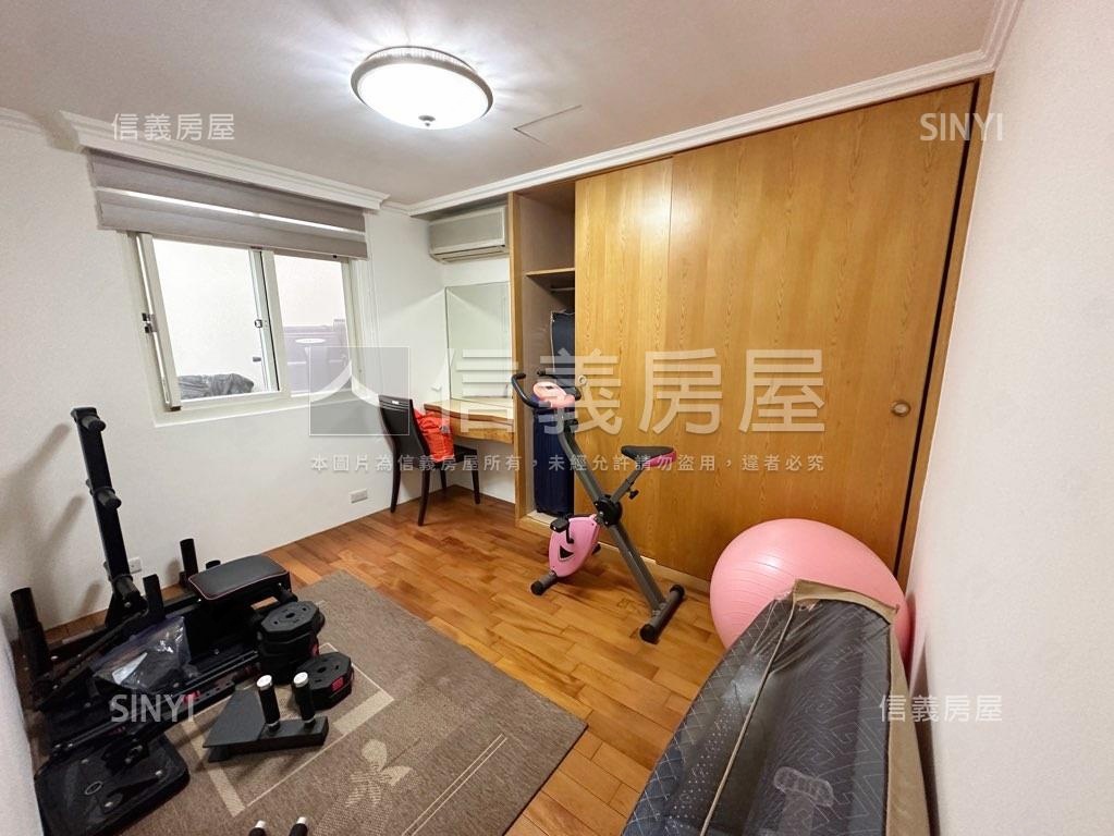 榮華富貴美裝潢一樓房屋室內格局與周邊環境