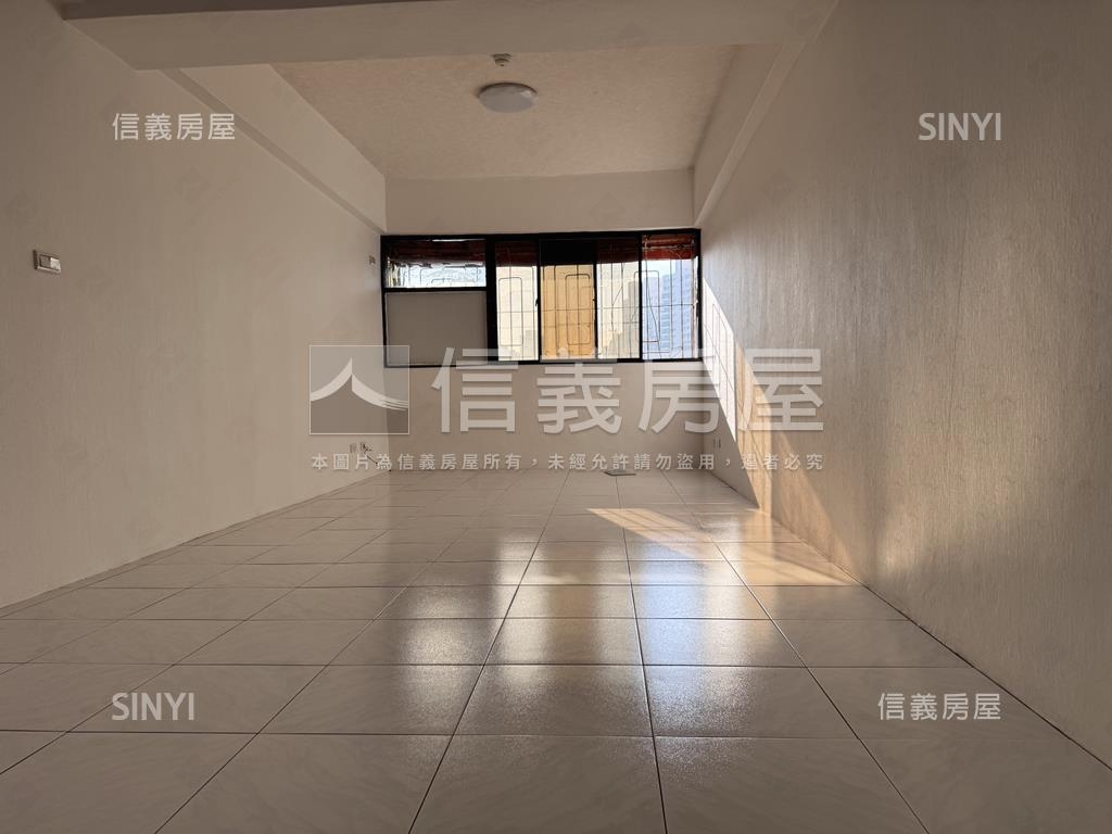 白金漢宮臻品房屋室內格局與周邊環境