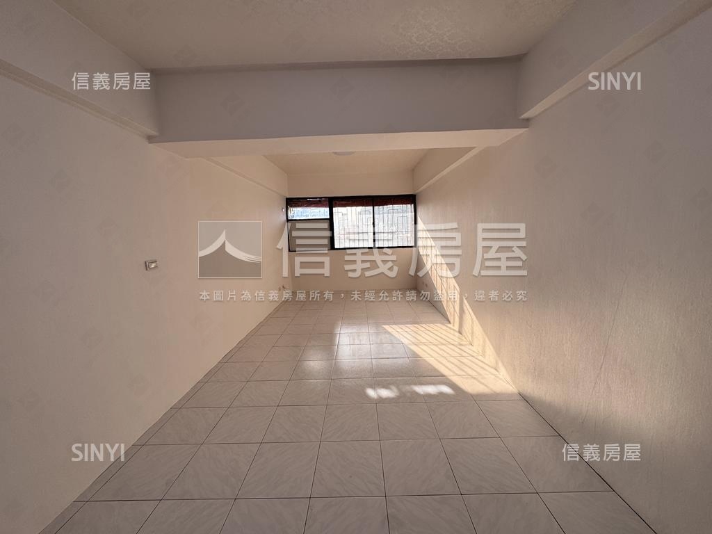 白金漢宮臻品房屋室內格局與周邊環境