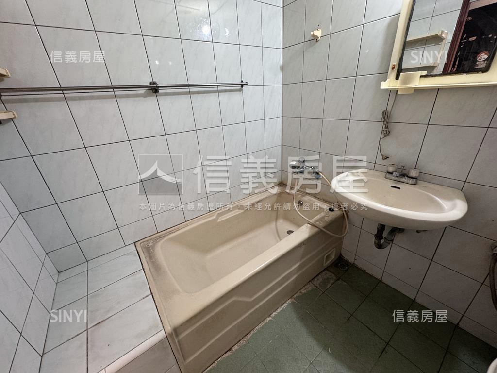 白金漢宮臻品房屋室內格局與周邊環境