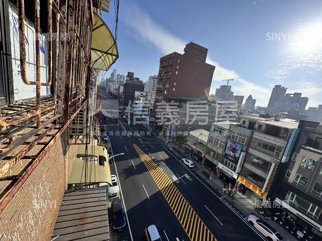 白金漢宮臻品房屋室內格局與周邊環境