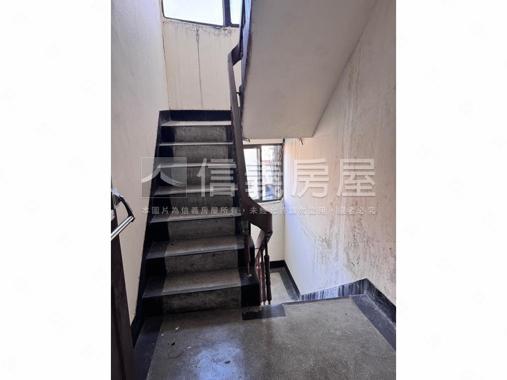 白金漢宮臻品房屋室內格局與周邊環境