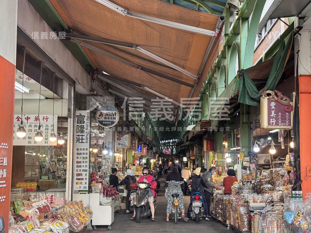 白金漢宮臻品房屋室內格局與周邊環境