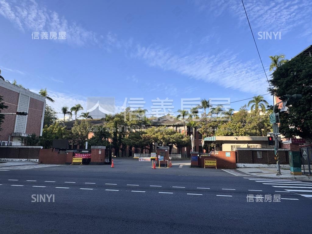 白金漢宮臻品房屋室內格局與周邊環境