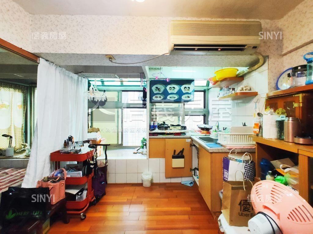 東區電梯精美小品房屋室內格局與周邊環境