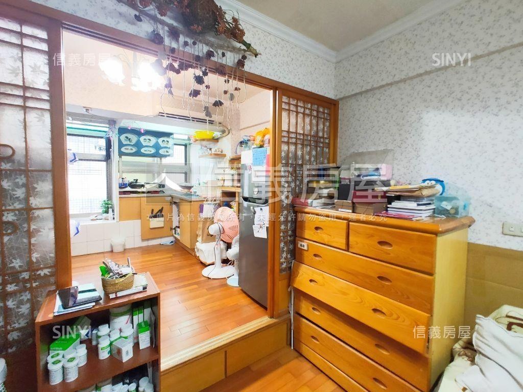 東區電梯精美小品房屋室內格局與周邊環境