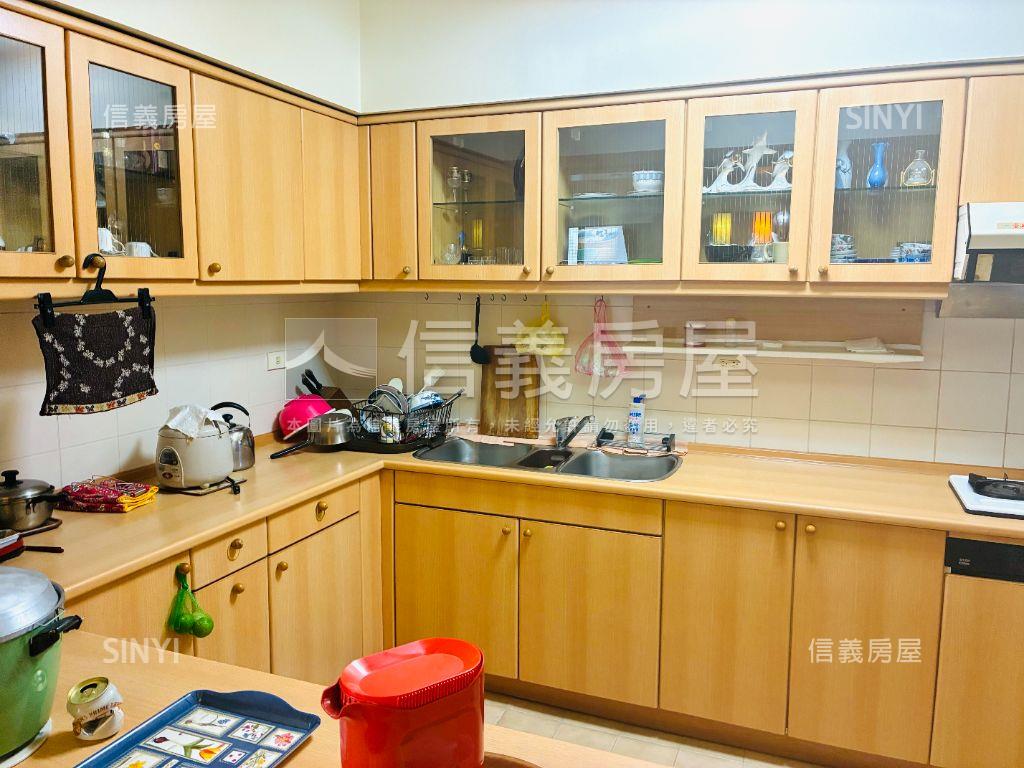 靜心．雙併電梯華廈房屋室內格局與周邊環境