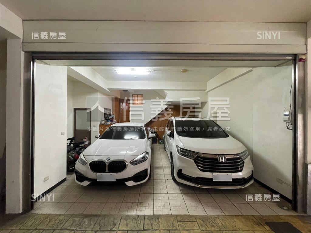 專任１１期震後大面寬別墅房屋室內格局與周邊環境