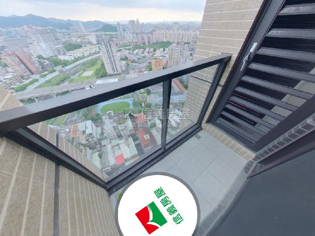 天際ＳＫＹ高樓河景＋車位房屋室內格局與周邊環境