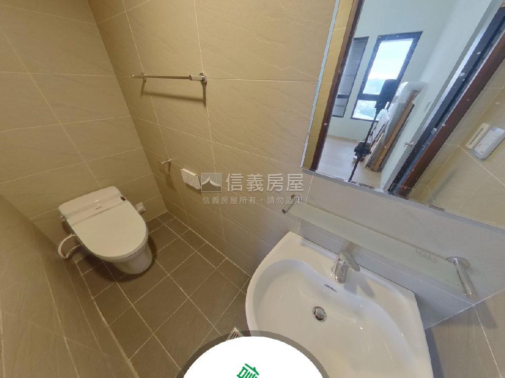天際ＳＫＹ高樓河景＋車位房屋室內格局與周邊環境