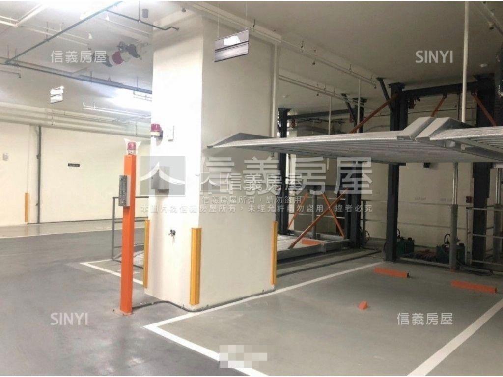 天際ＳＫＹ高樓河景＋車位房屋室內格局與周邊環境