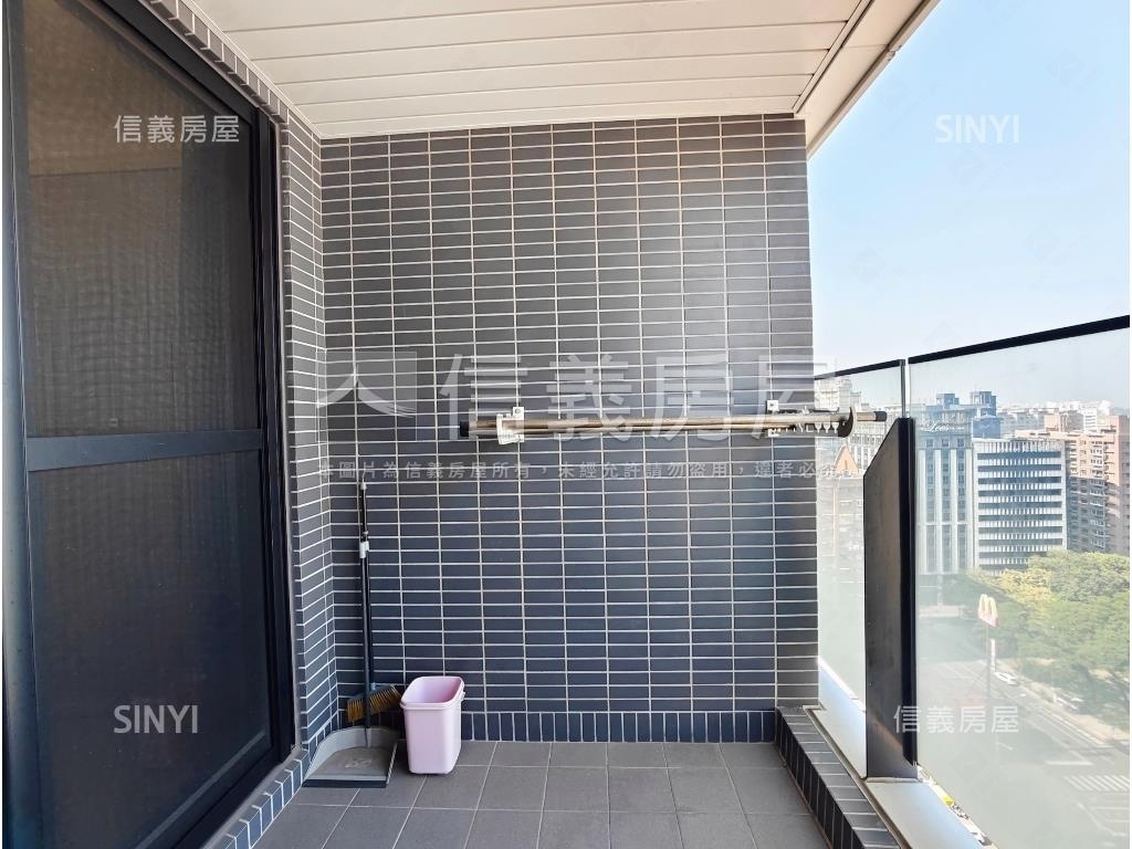 博愛香榭高樓２房車位房屋室內格局與周邊環境