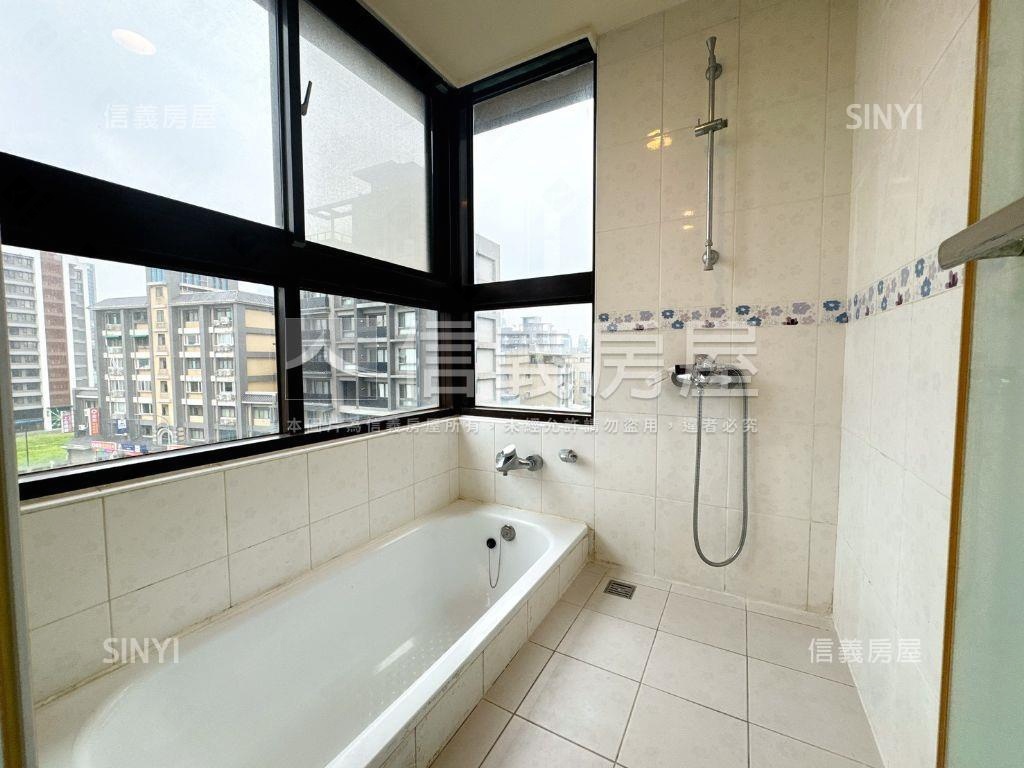 未來家稀有邊間裝潢三房房屋室內格局與周邊環境