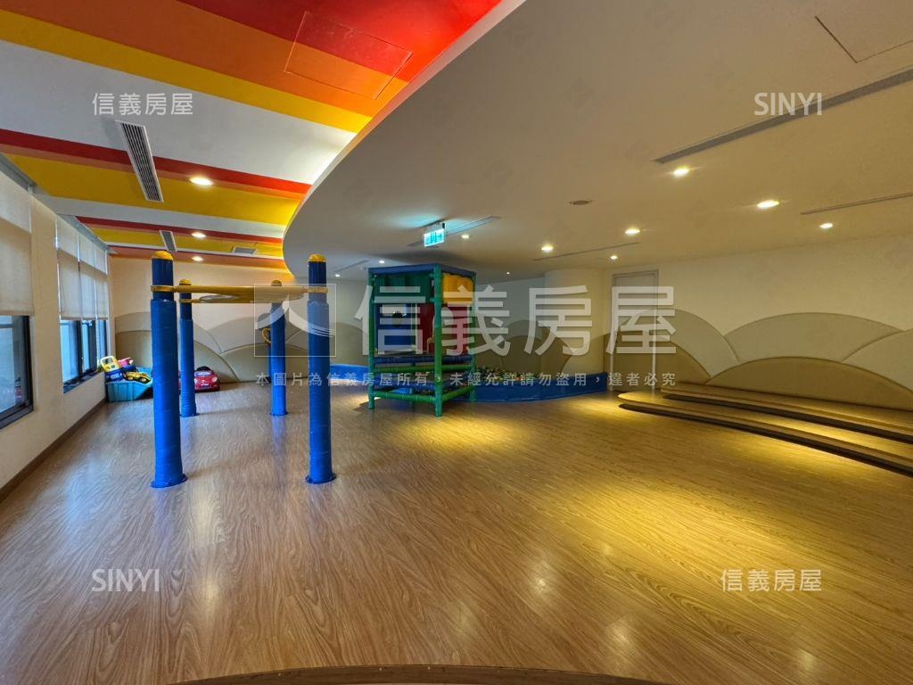 未來家稀有邊間裝潢三房房屋室內格局與周邊環境