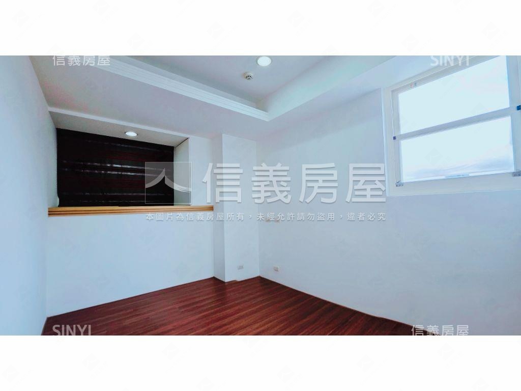 中正＿景觀三房帶車位房屋室內格局與周邊環境