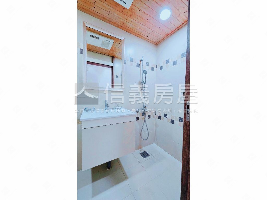 中正＿景觀三房帶車位房屋室內格局與周邊環境