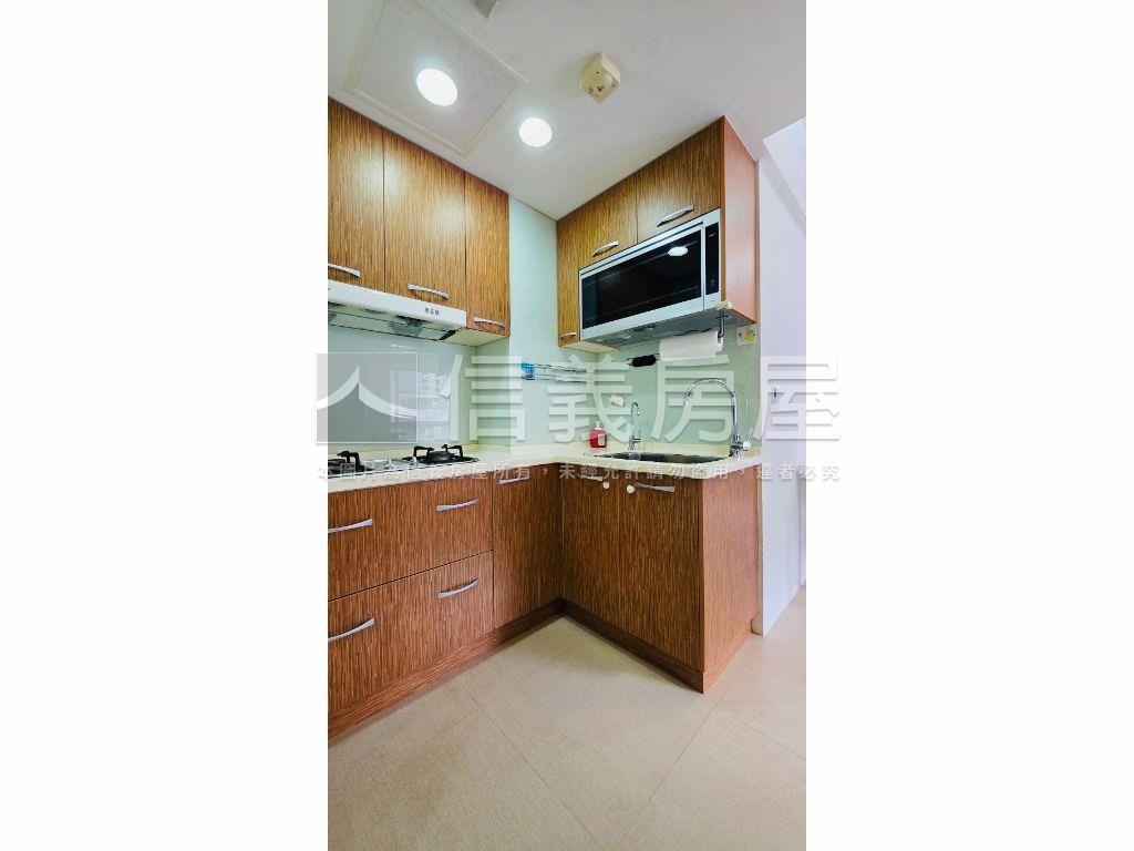 中正＿景觀三房帶車位房屋室內格局與周邊環境