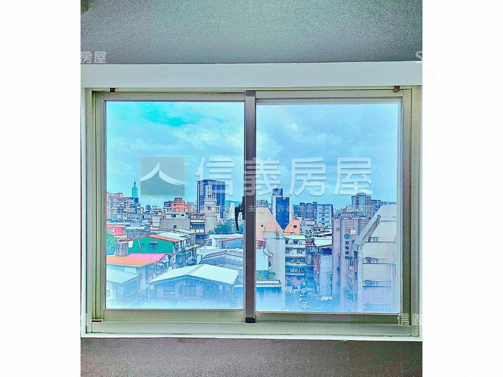 中正＿景觀三房帶車位房屋室內格局與周邊環境