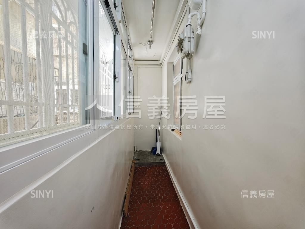 近捷運邊間美寓三樓房屋室內格局與周邊環境