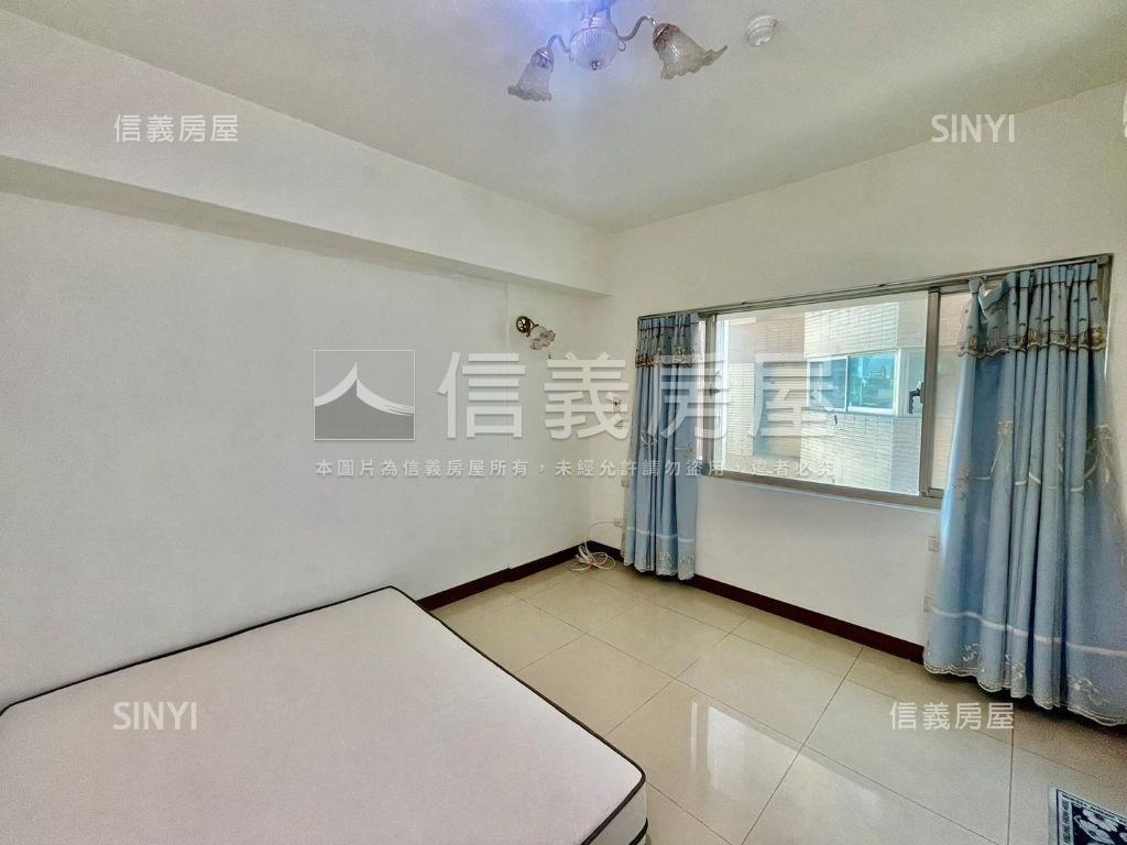 專任市區華揚三房平面車位房屋室內格局與周邊環境