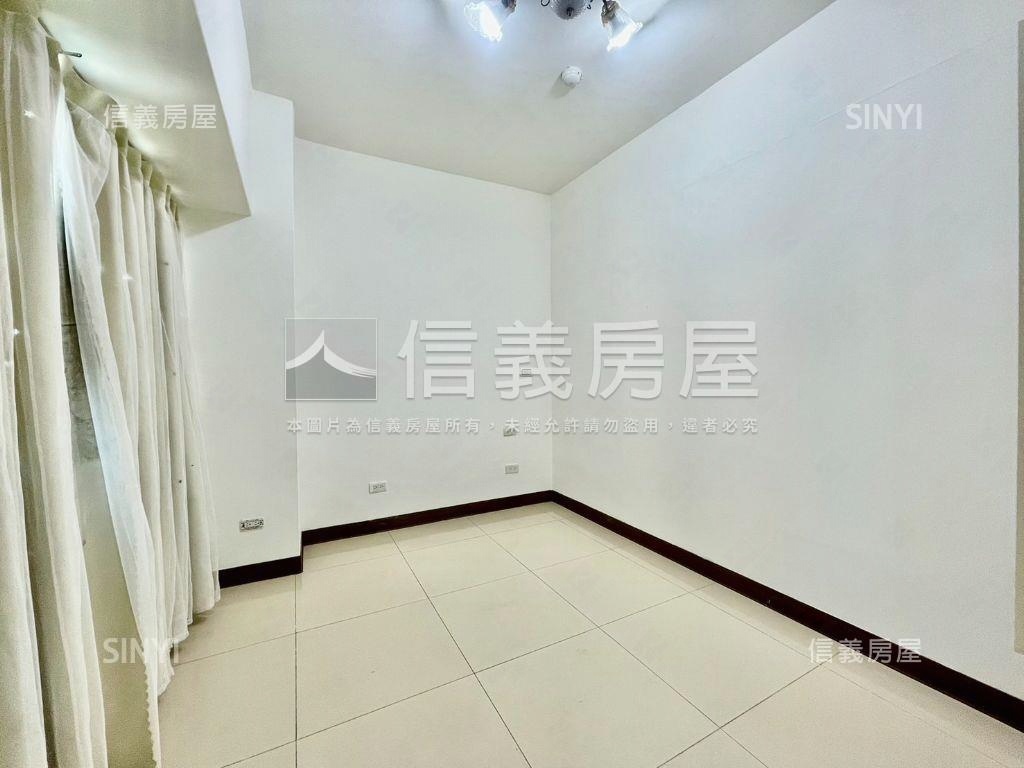 專任市區華揚三房平面車位房屋室內格局與周邊環境