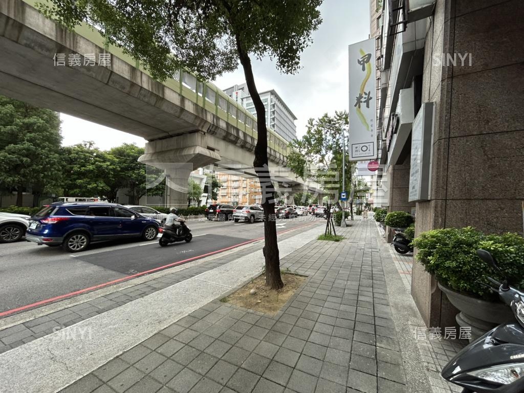 正文心路店面面寬７米５房屋室內格局與周邊環境
