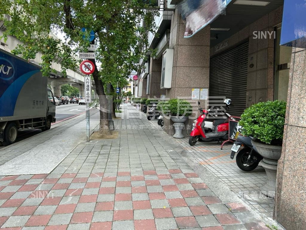正文心路店面面寬７米５房屋室內格局與周邊環境