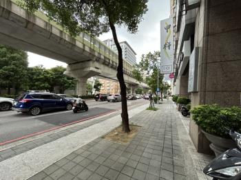 正文心路面寬約７米５店面