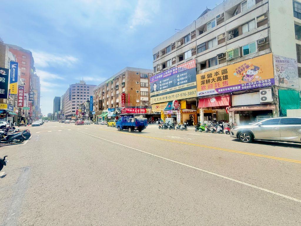 信義五福學區邊間大三房房屋室內格局與周邊環境