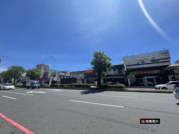 中華北路面寬約１２米金店