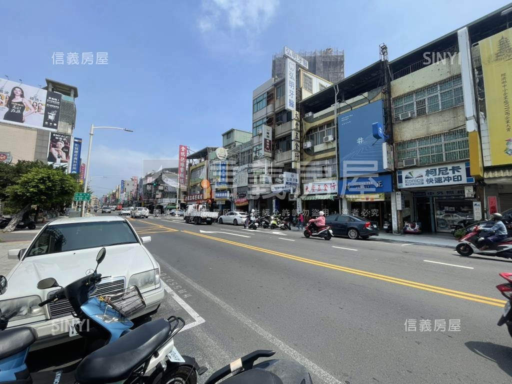 左營大路吃市金透店房屋室內格局與周邊環境