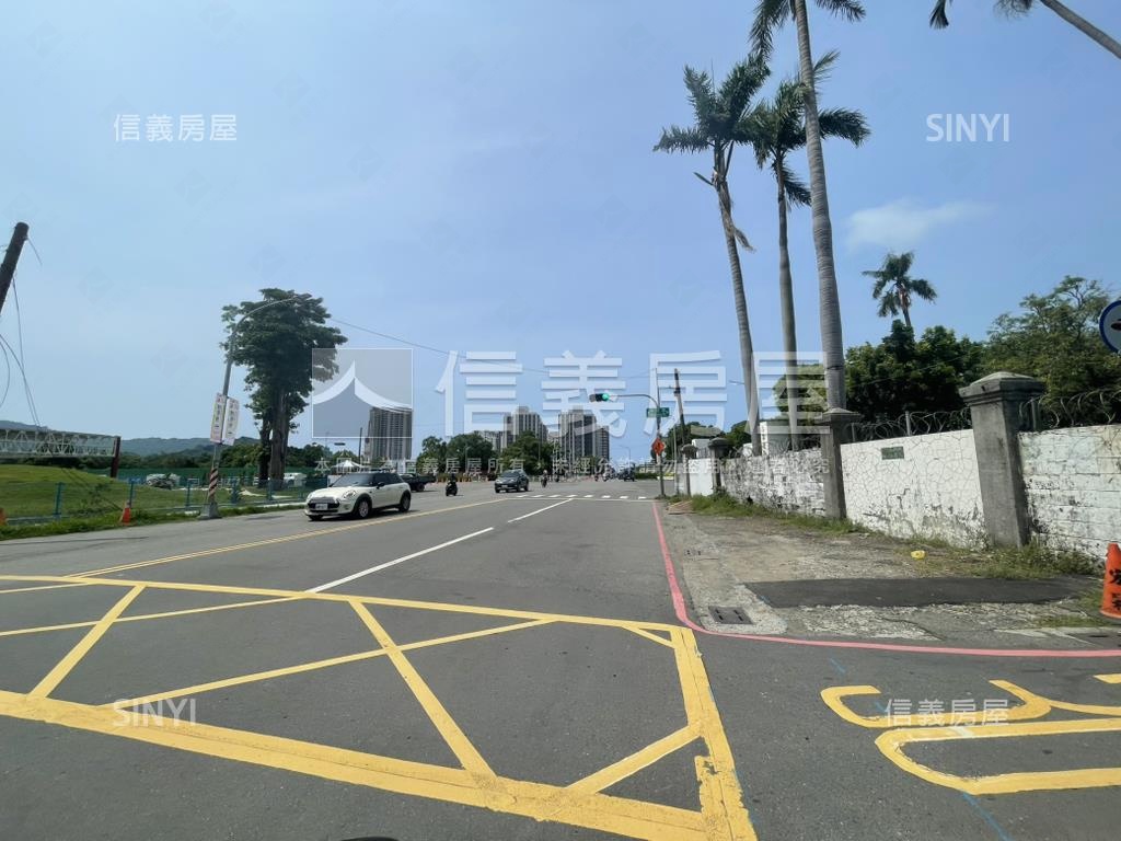 左營大路吃市金透店房屋室內格局與周邊環境