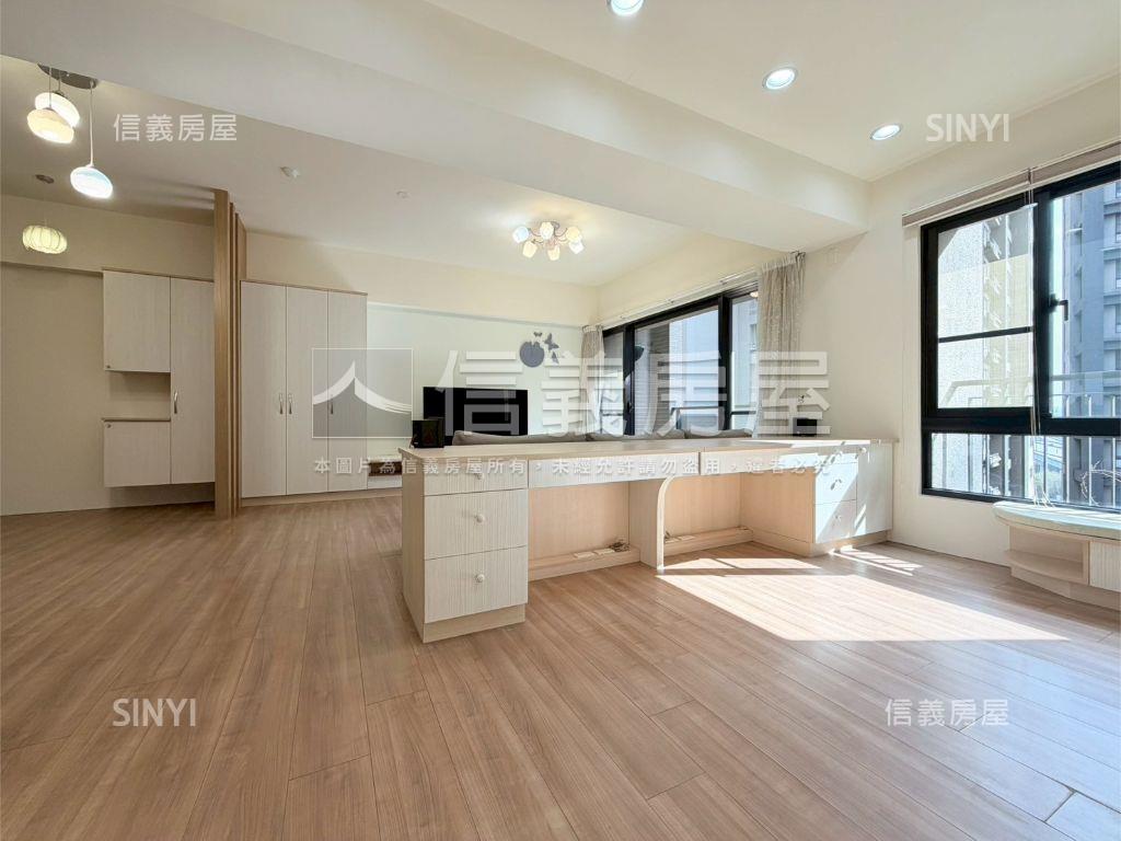 高峰會三房雙車位房屋室內格局與周邊環境