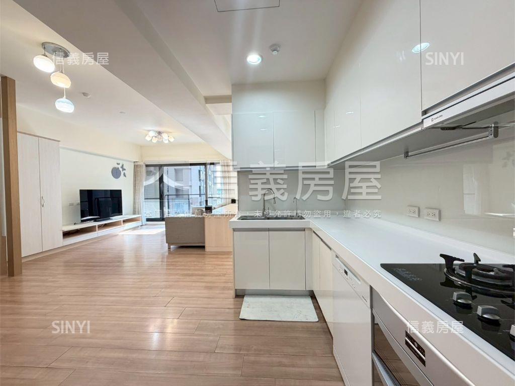 高峰會三房雙車位房屋室內格局與周邊環境